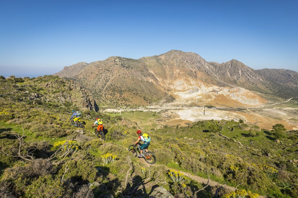 2_gsh_nisyros-volcano-trail_copyright-adriang-reiter