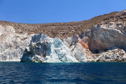 Luxury Catamaran tour around the Caldera 3