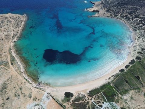 Discover hidden gems around Paros 2