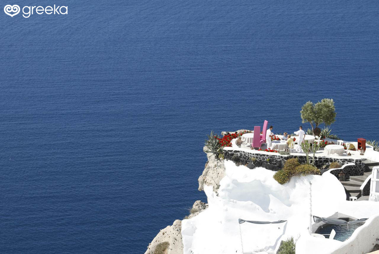 Visit Santorini for your holiday in Greece