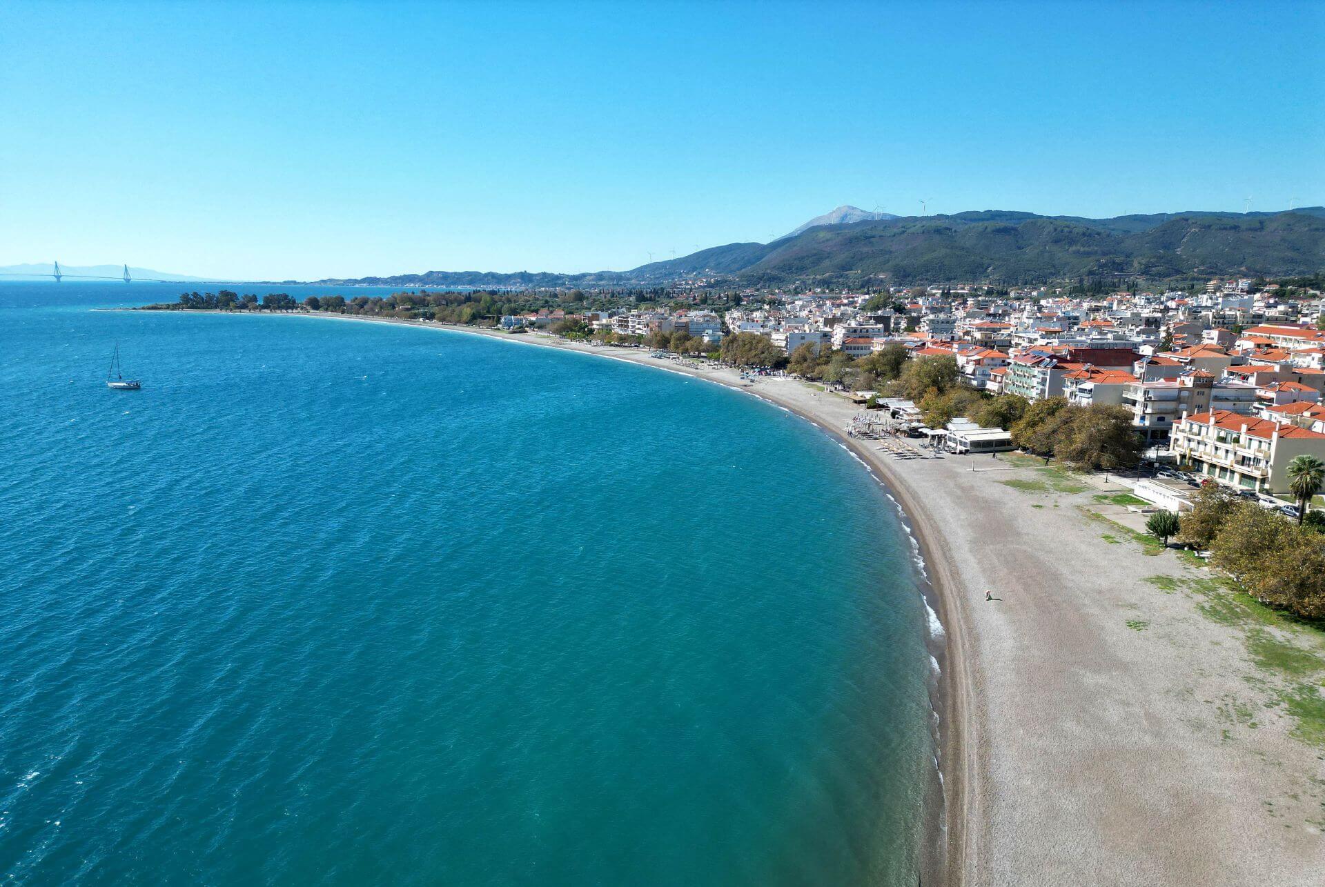Nafpaktos: Town beach