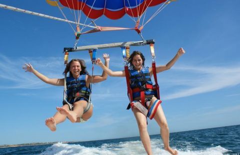 Parasailing 1