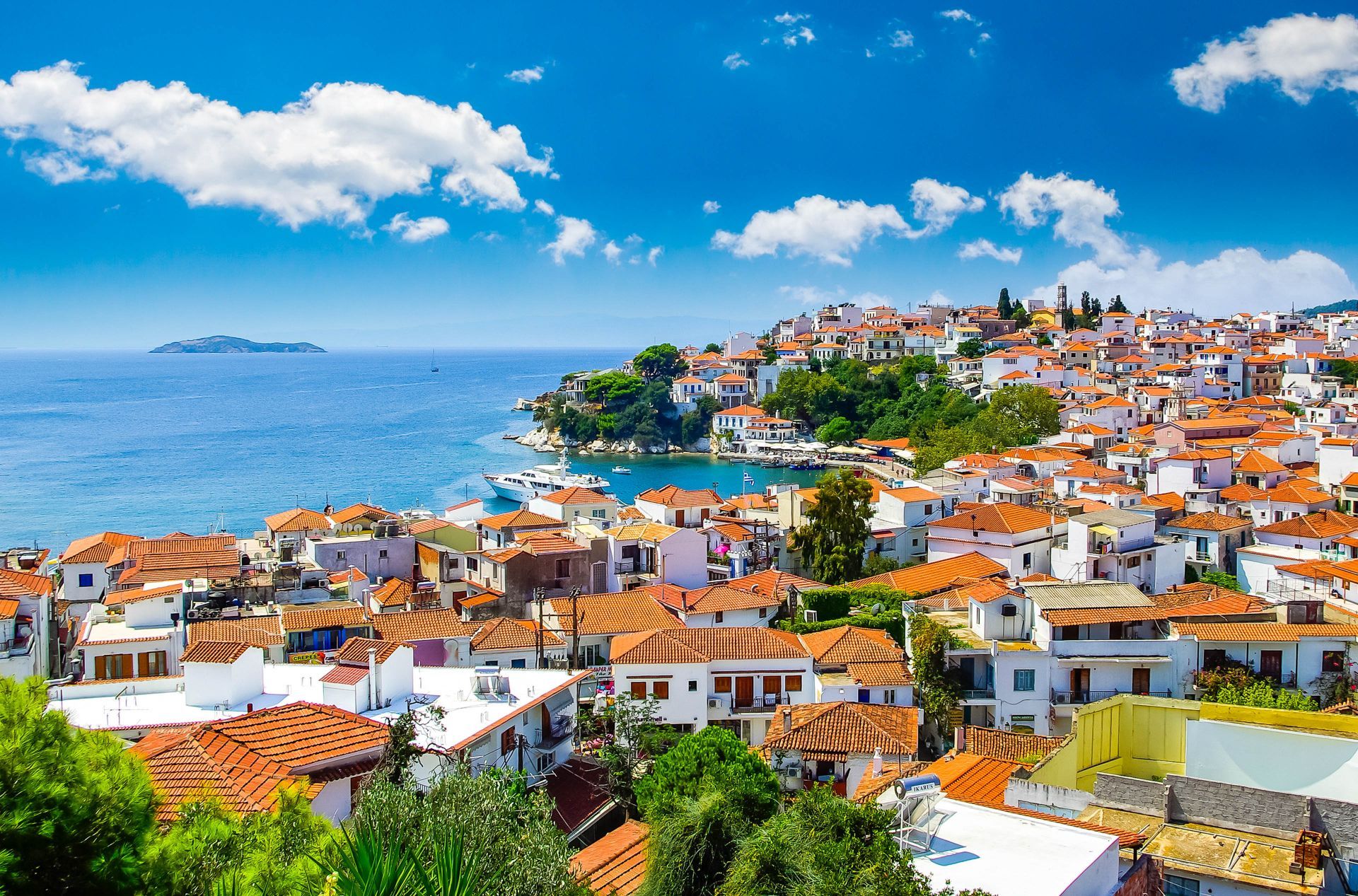 Skiathos Greece: The main Town