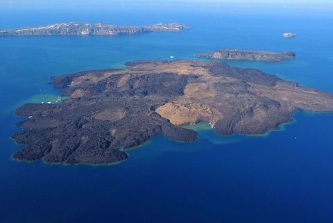 Boat tour to Volcano & Hot Springs 1