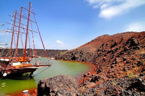 Day cruise to Santorini 3